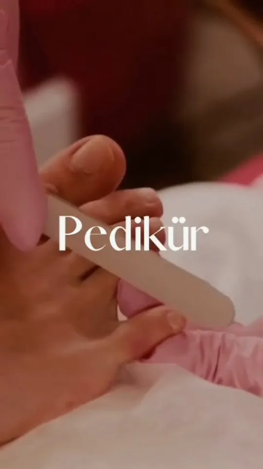 Bakımlı Eller ve Ayaklar: Kendinize Verebileceğiniz En Güzel Hediye! ✨ ​Her gün aynaya baktığınızda veya birileriyle tok